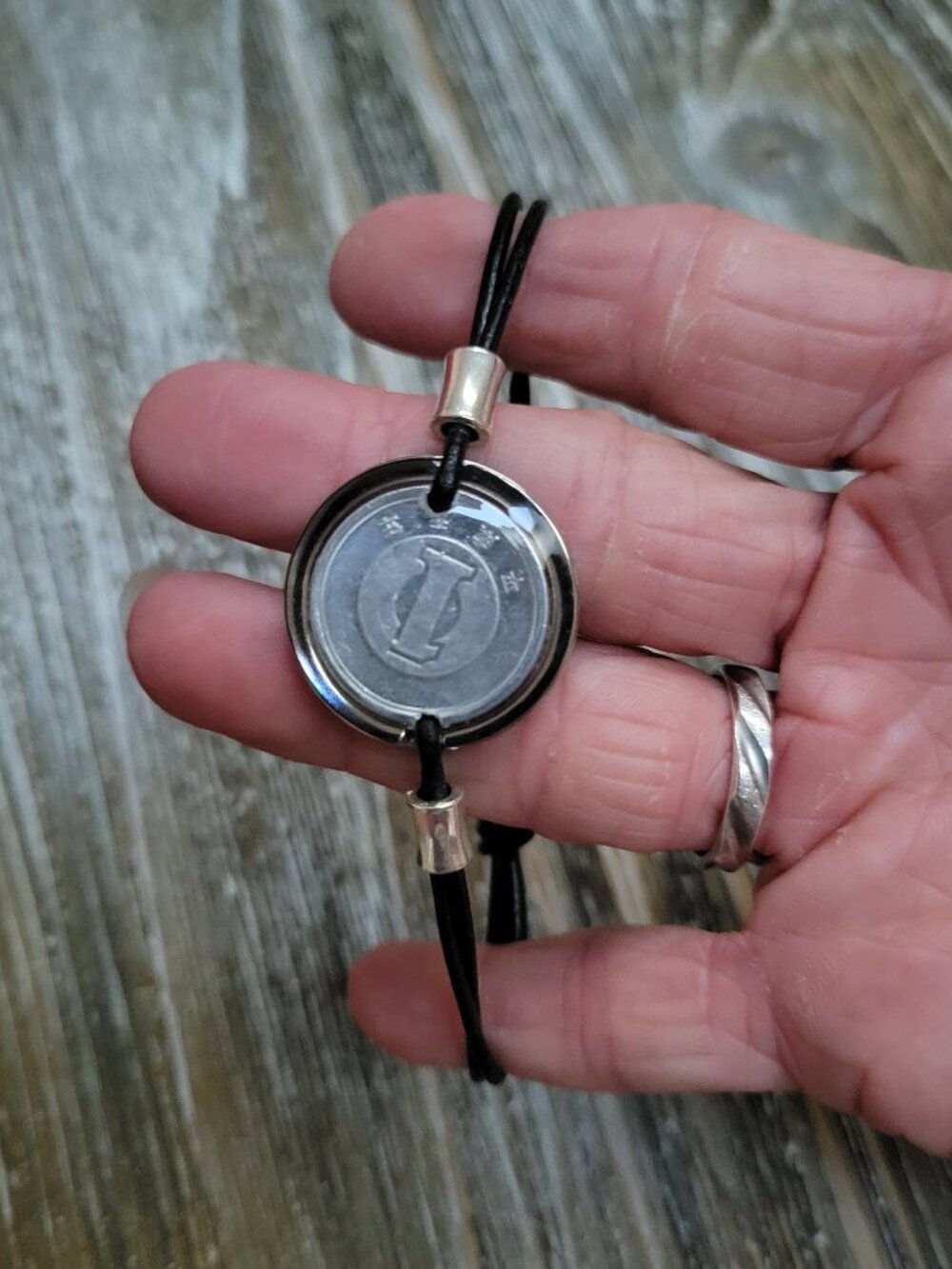 1992 Japanese 1 Yen Coin Resin Coated Handcrafted Bracelet - Unique Minimalist - Picture 7 of 10